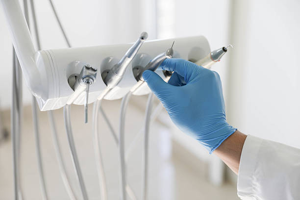 Professional Emergency Dentist technician working in Captains Cove, VA